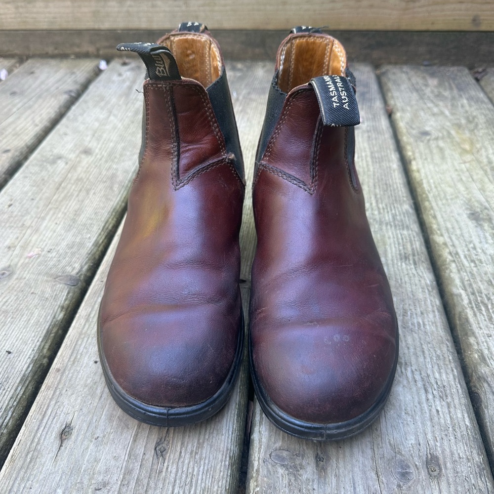 Blundstone Burgundy Leather Chelsea Ankle Boots